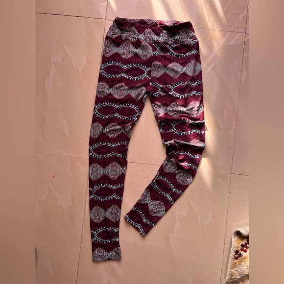 LulaRoe Stamp Leggings OS Red/blue Floral HTF Rare One size Spandex Polyester - Picture 14 of 15